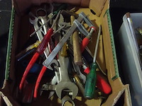 Bak met materiaal - afbeelding 1 van  1