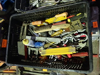 Bak met materiaal - afbeelding 1 van  1