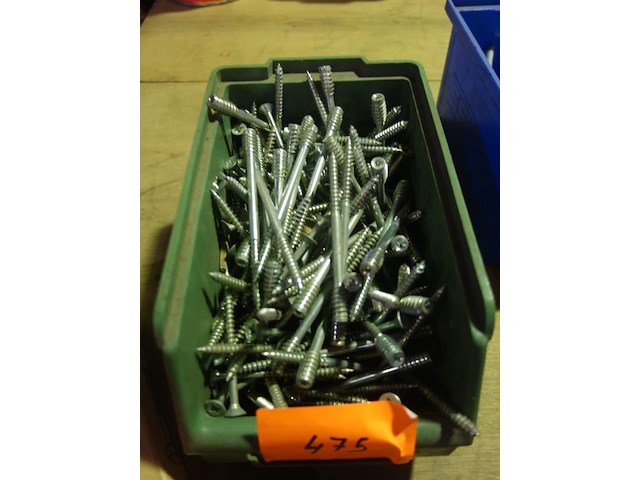 Bak met montageschroeven voor buizen - afbeelding 1 van  1