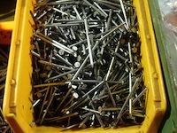 Bak met nagels - afbeelding 1 van  1