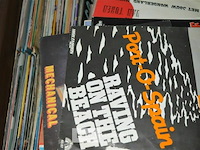 Bak met partij singletjes - afbeelding 3 van  4