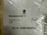 Bak met thermostatische ventielen stelweg 5 mm - afbeelding 2 van  3