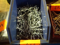 Bak popnagels en tang - afbeelding 2 van  2