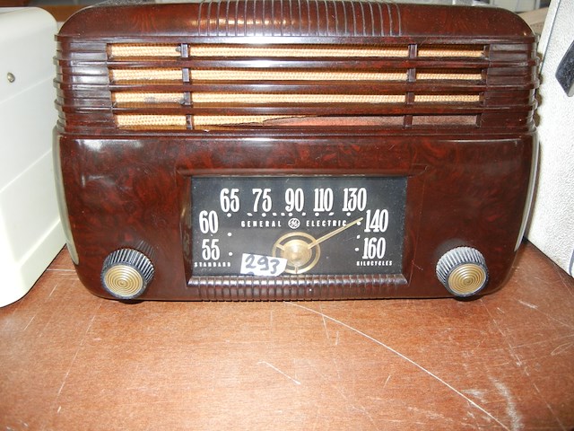 Bakeliet radio general electric - afbeelding 1 van  2