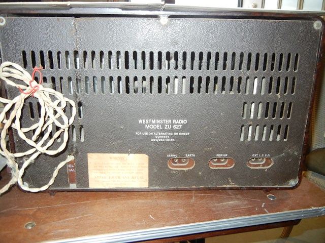 Bakelieten radio westminder - afbeelding 1 van  2