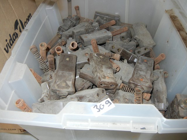 Bakelieten stekkers met schakelaars - afbeelding 1 van  2