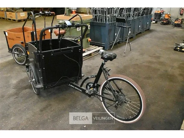Bakfiets troy (batterijhouder + batterij verwijderd) - afbeelding 3 van  4
