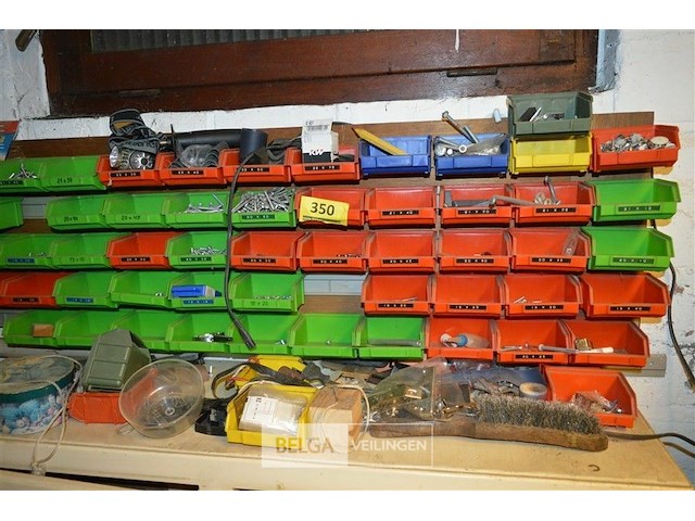 Bakje met div schroeven - afbeelding 1 van  5