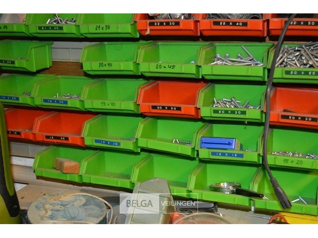 Bakje met div schroeven - afbeelding 4 van  5