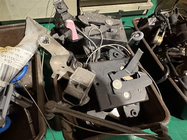 Bakje met inhoud - afbeelding 1 van  4