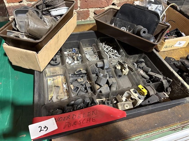 Bakje met inhoud - afbeelding 1 van  3