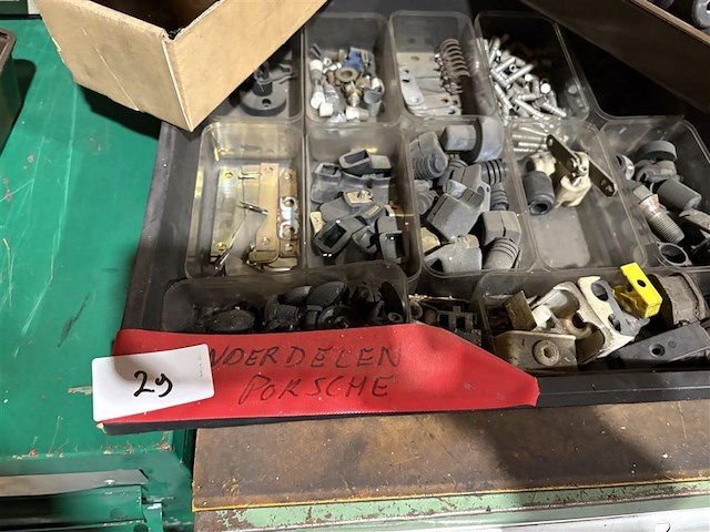 Bakje met inhoud - afbeelding 3 van  3