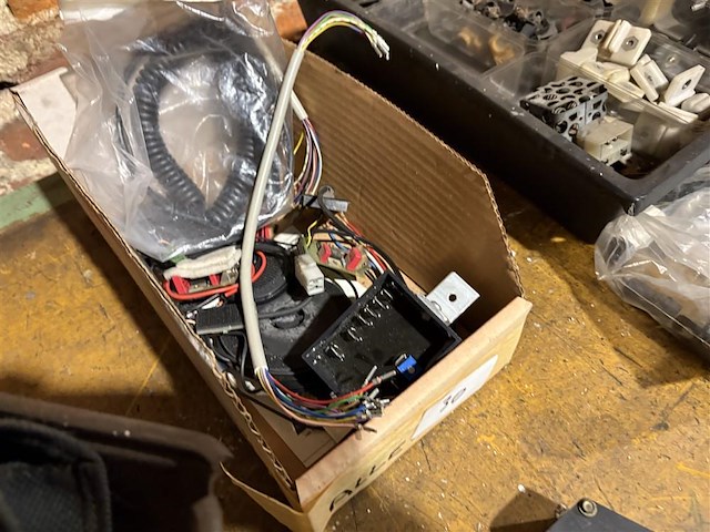 Bakje met inhoud - afbeelding 2 van  2