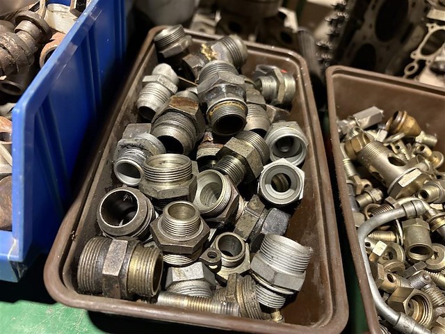 Bakje met inhoud - afbeelding 1 van  2