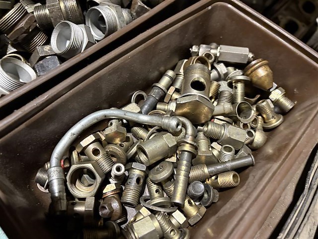 Bakje met inhoud - afbeelding 2 van  2