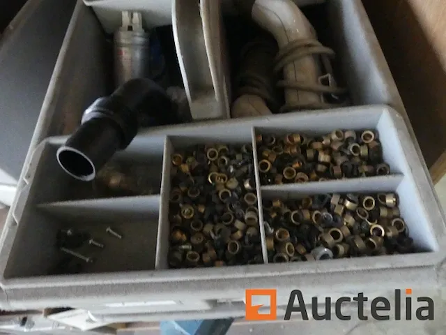 Bakken met ijzerwaren - afbeelding 7 van  9