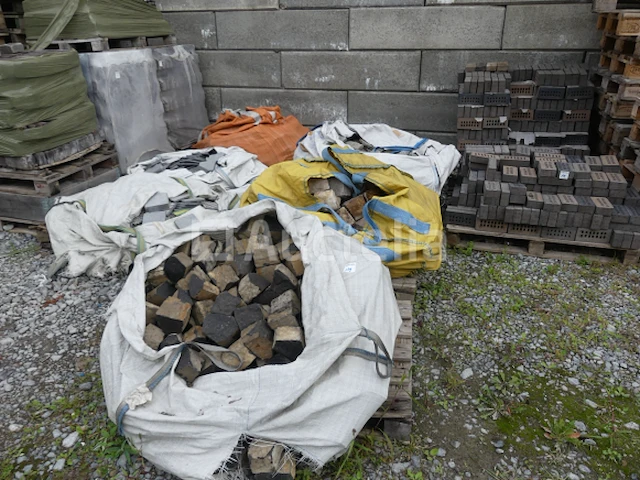 Baksteen, straatstenen, klinkers, ... - afbeelding 1 van  12