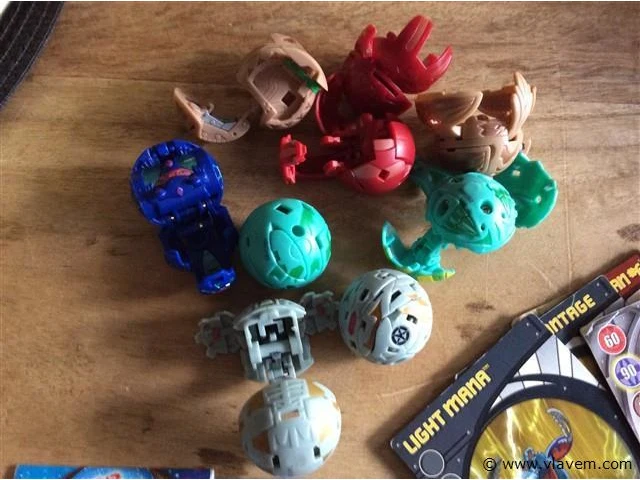 Bakugan items - afbeelding 2 van  4