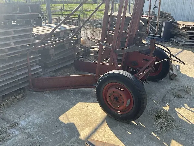 Balenlader voor kleine balen. - afbeelding 16 van  17
