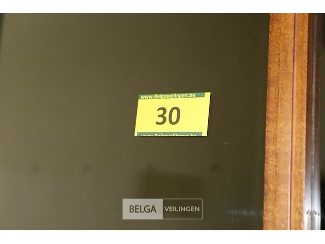Balievitrine - afbeelding 2 van  2