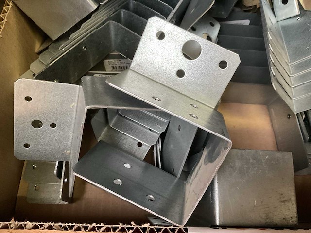 Balkdragers en hoek verbinders - afbeelding 3 van  6