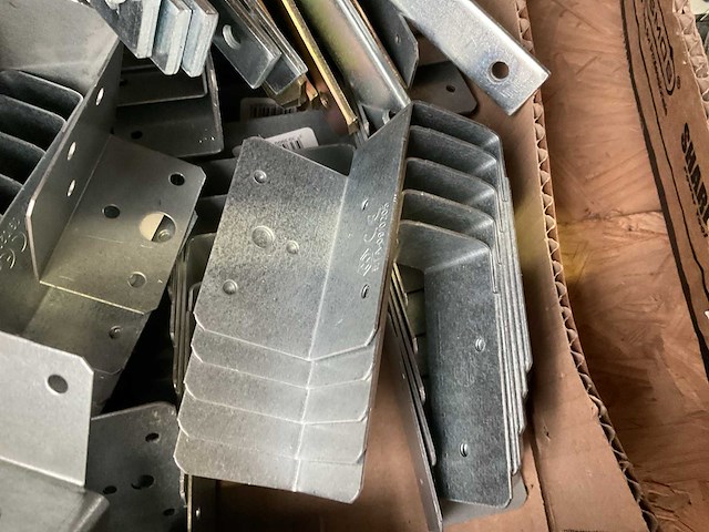 Balkdragers en hoek verbinders - afbeelding 4 van  6