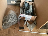Balkdragers schroeven en hoek verbinders - afbeelding 1 van  5