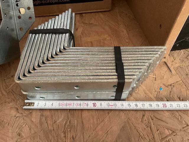 Balkdragers schroeven en hoek verbinders - afbeelding 5 van  5