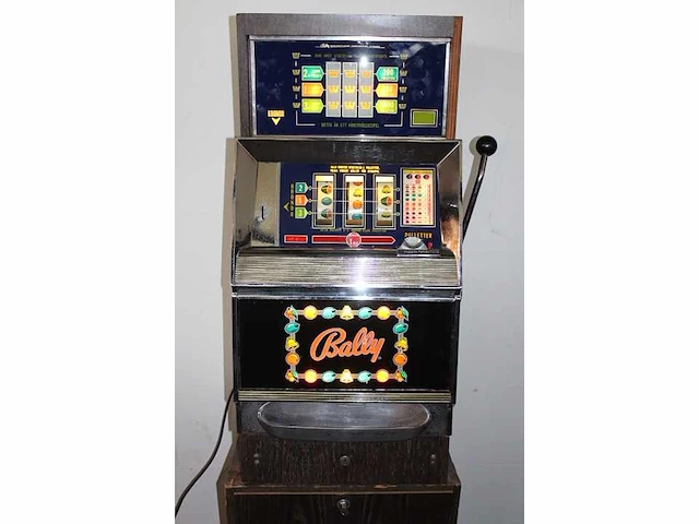 Bally - 1969 - 3 coins - slotmachine - afbeelding 2 van  6