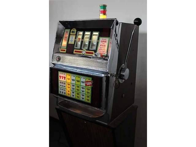 Bally - casino - slotmachine - afbeelding 3 van  7