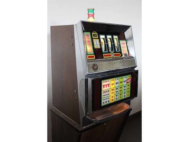 Bally - casino - slotmachine - afbeelding 4 van  7