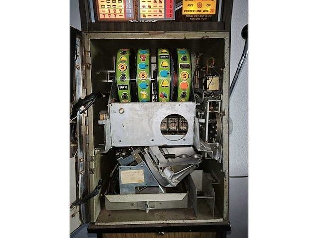 Bally - paymaster - speelautomaat - afbeelding 3 van  13