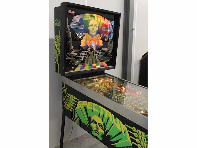 Bally - spectrum - flipperkast - afbeelding 4 van  9