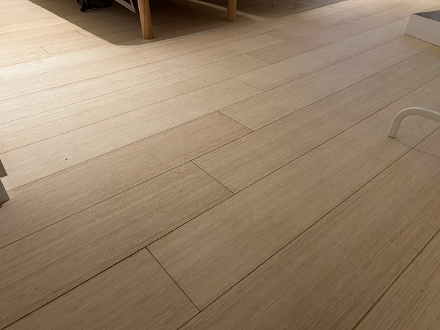 Bamboe parket 2de verdieping (+/- 14m2) - afbeelding 2 van  5