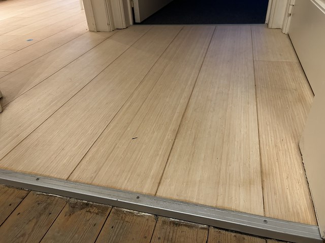 Bamboe parket 2de verdieping (+/- 14m2) - afbeelding 3 van  5