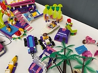 Banbao - doos bouwblokken - compatibel met lego - thema trendy beach - mix artikelnummers - afbeelding 3 van  9