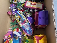 Banbao - doos bouwblokken - compatibel met lego - thema trendy beach - mix artikelnummers - afbeelding 4 van  9