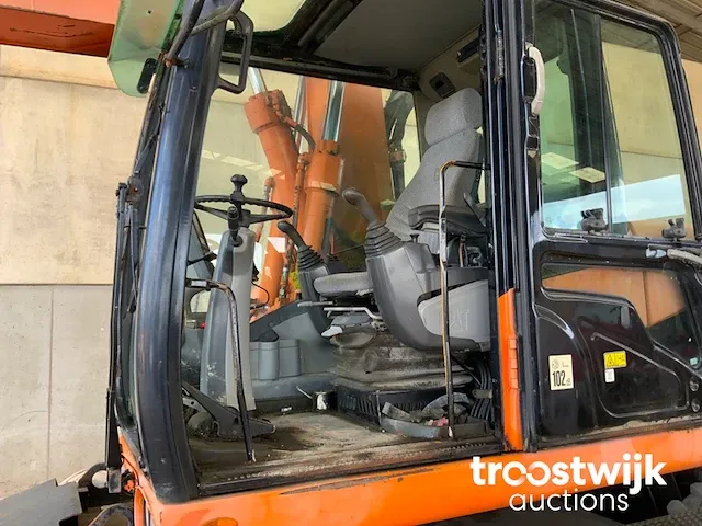 Banden graafmachine - afbeelding 11 van  26