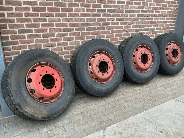 Banden met velg (4x) - afbeelding 1 van  6