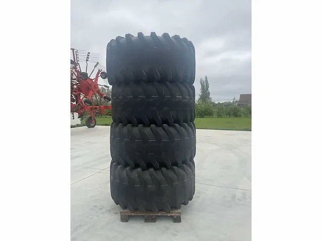 Banden met velgentractor loadmaster * 600/65 r23 - afbeelding 10 van  14