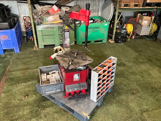 Banden montage en demontage wisselaarmachine - afbeelding 1 van  14