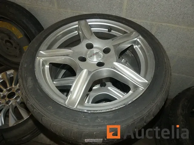 Banden op aluminium velgen - afbeelding 2 van  3