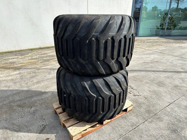 Banden trelleborg 710/40 r22.5 met velg - afbeelding 1 van  1