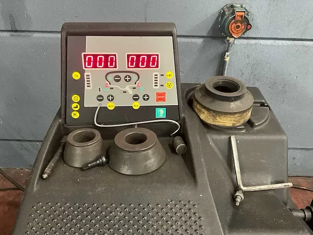 Bandenbalanceertoestel muller bem 3607 - afbeelding 9 van  14