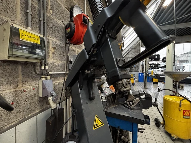 Bandenmachine bosch tc 20 - afbeelding 9 van  11