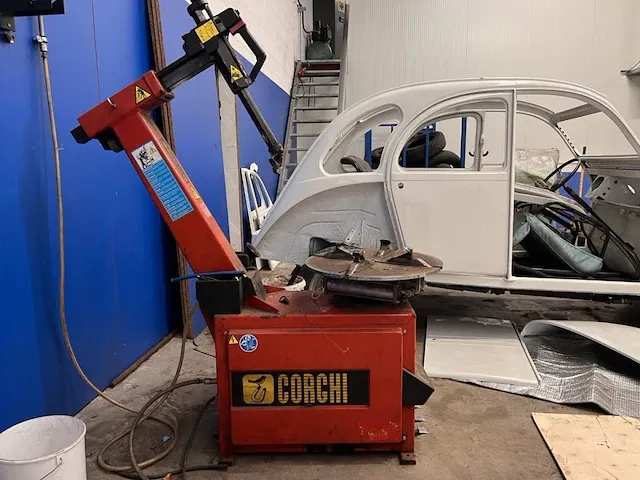 Bandenmachine corghi - afbeelding 2 van  11