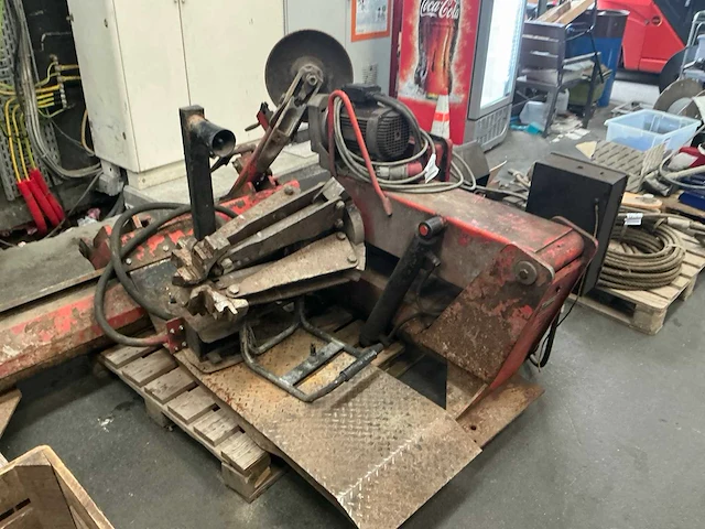 Bandenmachine - afbeelding 1 van  7