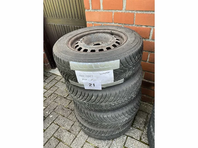 Bandenset goodyear(winter)205/65r15 - afbeelding 4 van  7