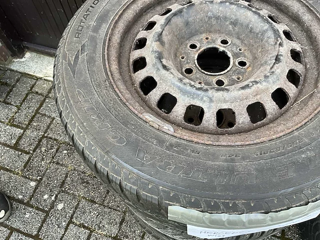 Bandenset goodyear(winter)205/65r15 - afbeelding 7 van  7