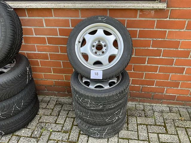 Bandenset mastersteel(winter) 205/55 r16 - afbeelding 1 van  6